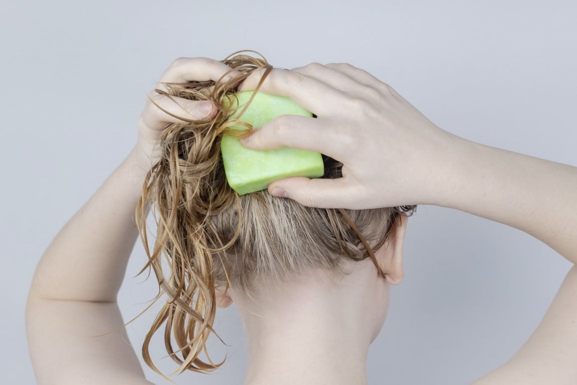 shampoing solide sur cheveux secs, abîmés ou gras